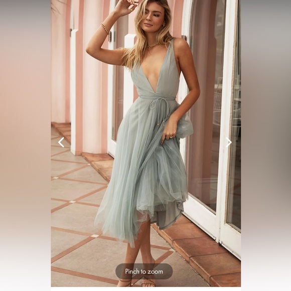 NWT Selfie Leslie Sage MIDI Dress - Picture 6 of 7